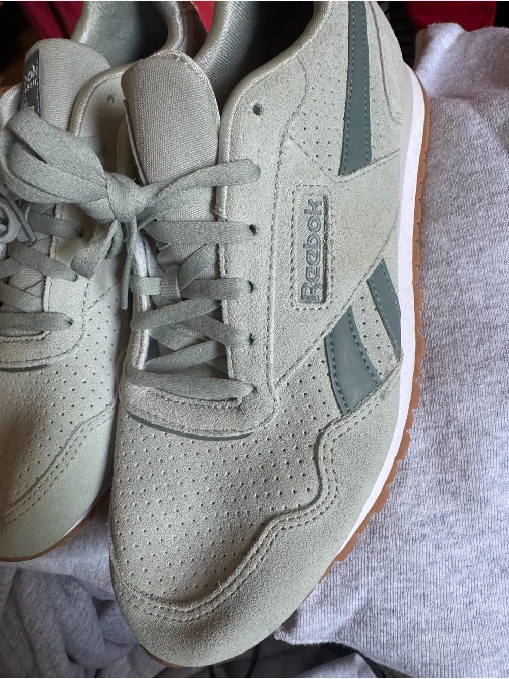 Reebok Classic Women’s Suede Sneakers in Light Gray - Picture 4 of 4